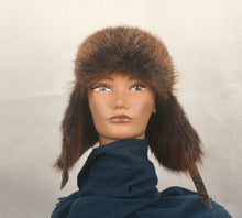 Load image into Gallery viewer, Toque Montreal: Aviator Hat with Beaver Fur