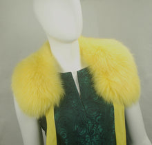 Load image into Gallery viewer, Toqué Montréal, FOX FUR COLLAR