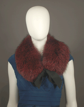 Load image into Gallery viewer, Toqué Montréal, FOX FUR COLLAR