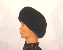 Load image into Gallery viewer, Style 557  Fur Beret made with Black Mink
