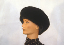 Load image into Gallery viewer, Style 853  Fur Beret made with Black mink
