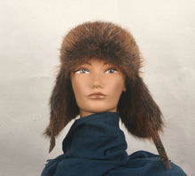 Load image into Gallery viewer, Toque Montreal: Aviator Hat with Beaver Fur
