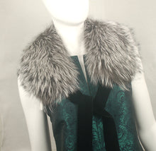 Load image into Gallery viewer, Toqué Montréal, FOX FUR COLLAR
